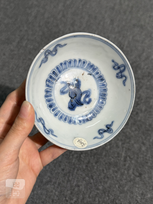 明万历青花海螺纹浅碗 - 图3